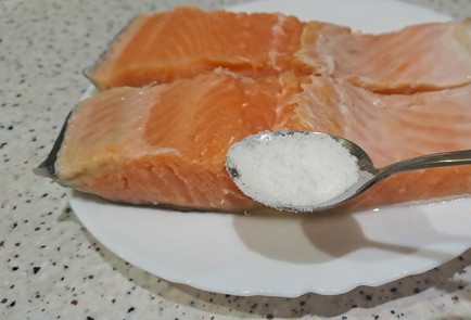 Фото шага рецепта Лосось с сыром запеченный в духовке 187898 шаг 3