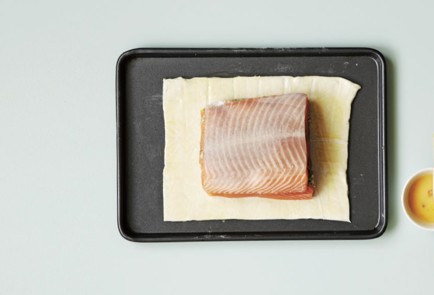 Фото шага рецепта Лососина в тесте 57744 шаг 4