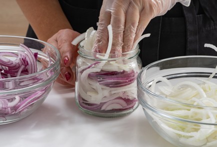 Фото шага рецепта Лук на зиму без уксуса 174640 шаг 4  