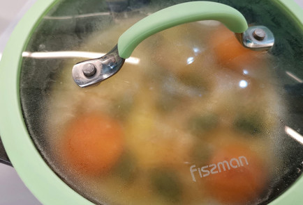 Фото шага рецепта Луковая яичница с соусом песто 151967 шаг 10  