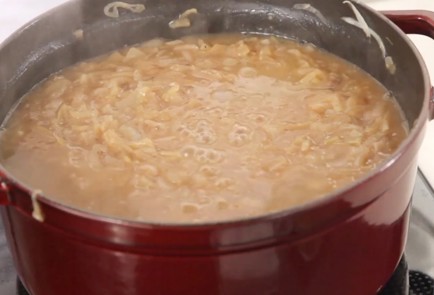 Фото шага рецепта Луковый суп 17580 шаг 7  