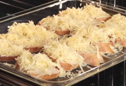 Фото шага рецепта Луковый суп 17580 шаг 9  