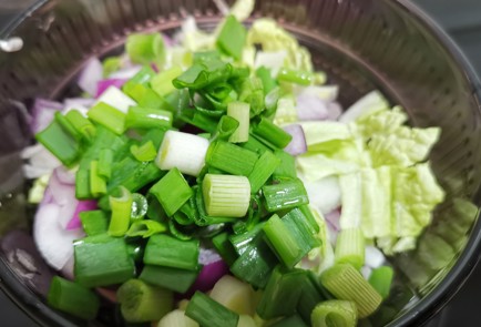 Фото шага рецепта Луковоогуречный салат с горчичным маслом 152343 шаг 2  