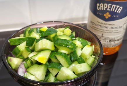 Фото шага рецепта Луковоогуречный салат с горчичным маслом 152343 шаг 3  