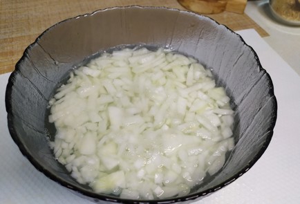Фото шага рецепта Луковые котлеты 190514 шаг 2  