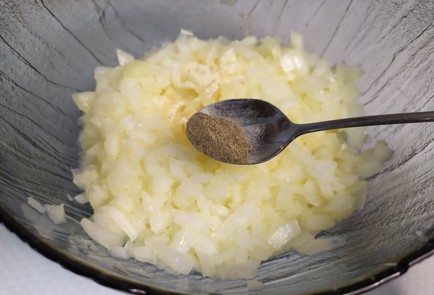 Фото шага рецепта Луковые котлеты 190514 шаг 7  