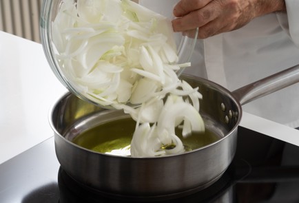 Фото шага рецепта Луковый конфитюр с белым луком 151435 шаг 3  