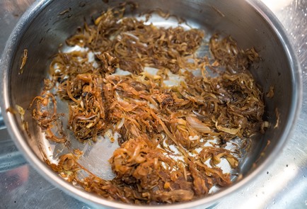 Фото шага рецепта Луковый суп с гренками 138566 шаг 4  