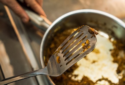 Фото шага рецепта Луковый суп с гренками 138566 шаг 6  