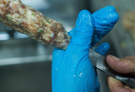 Фото шага рецепта Люлякебаб из баранины с луком 138513 шаг 5