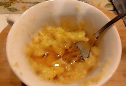 Фото шага рецепта Маффины из переспелых бананов 190928 шаг 11  