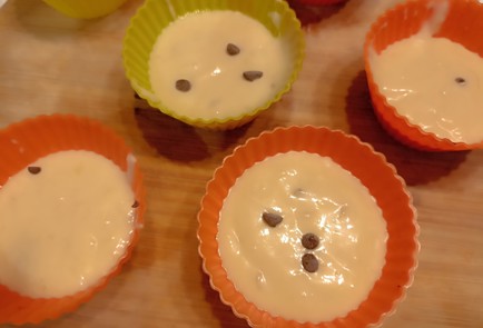 Фото шага рецепта Маффины из переспелых бананов 190928 шаг 14  