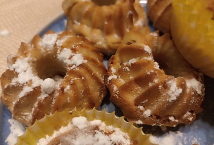 Фото шага рецепта Маффины из переспелых бананов 190928 шаг 16  