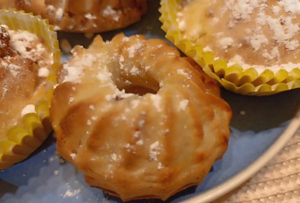 Фото шага рецепта Маффины из переспелых бананов 190928 шаг 17  