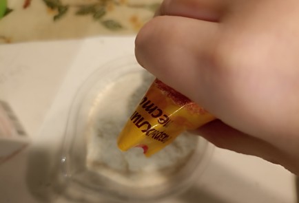 Фото шага рецепта Маффины из переспелых бананов 190928 шаг 8  