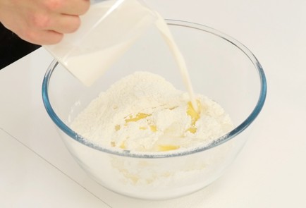 Фото шага рецепта Маффины с голубикой 125560 шаг 6