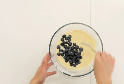 Фото шага рецепта Маффины с голубикой 125560 шаг 7