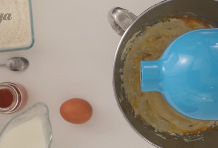 Фото шага рецепта Маффины с голубикой и мускатным орехом 21506 шаг 4  