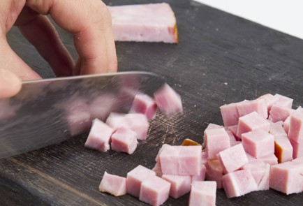 Фото шага рецепта Маффины с ветчиной и сыром 69613 шаг 1  