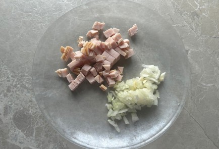 Фото шага рецепта Макароны на сковороде с ветчиной в сливочном соусе 189801 шаг 5