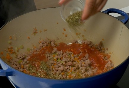 Фото шага рецепта Макароны с фаршем 151180 шаг 6  