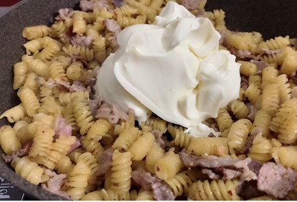 Фото шага рецепта Макароны в сливочном соусе с беконом 150961 шаг 5  