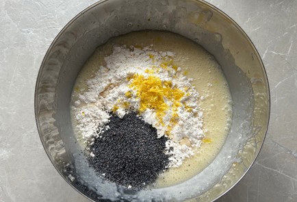 Фото шага рецепта Маковолимонный кекс 190046 шаг 5  