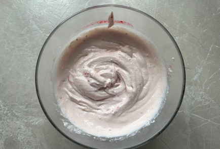 Фото шага рецепта Малиновая творожная запеканка с ананасом 190003 шаг 6  