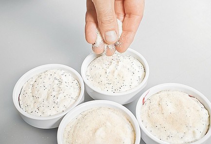 Фото шага рецепта Малиновоманный пудинг 42426 шаг 6