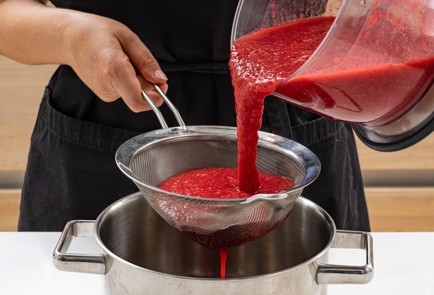 Фото шага рецепта Малиновомятный сироп 186625 шаг 3  