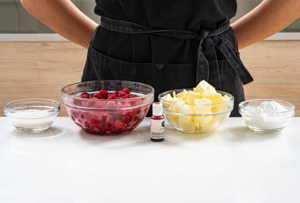 Фото шага рецепта Малиновый крем для торта 190699 шаг 1