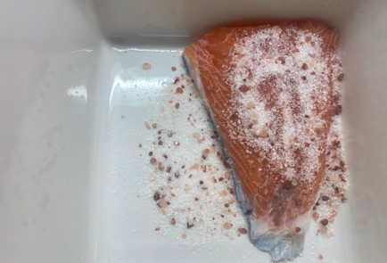 Фото шага рецепта Малосольная форель 151379 шаг 4  