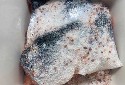 Фото шага рецепта Малосольная форель 151379 шаг 5  