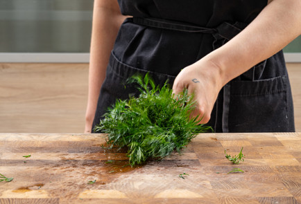 Фото шага рецепта Малосольные огурцы с чесноком 189115 шаг 5  
