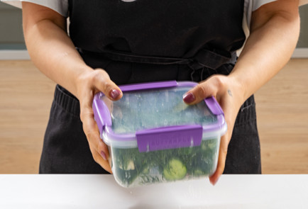 Фото шага рецепта Малосольные огурцы с чесноком 189115 шаг 9  