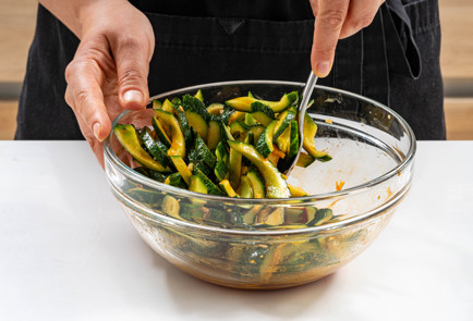 Фото шага рецепта Малосольные огурцы в азиатском стиле 189601 шаг 9  