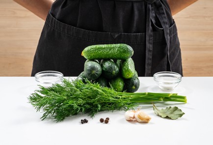 Фото шага рецепта Малосольные огурцы в пакете 189037 шаг 1  