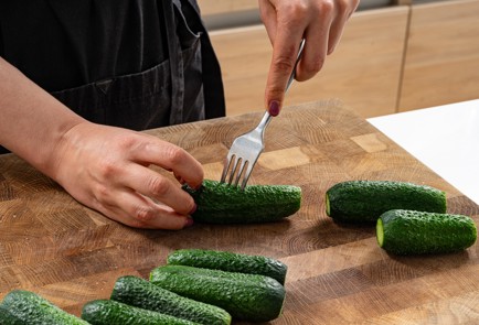 Фото шага рецепта Малосольные огурцы в пакете 189037 шаг 2  