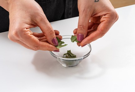 Фото шага рецепта Малосольные огурцы в пакете 189037 шаг 6  