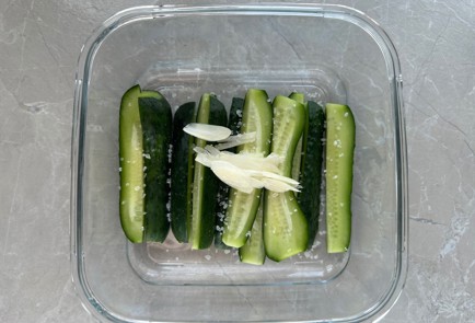 Фото шага рецепта Малосольные огурцы 186884 шаг 5  