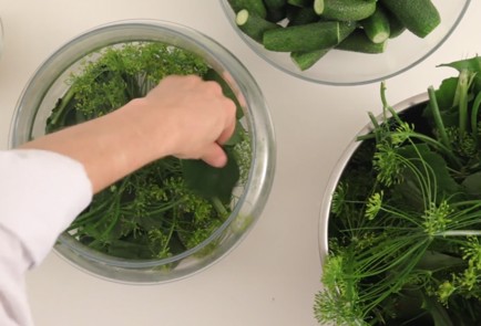 Фото шага рецепта Малосольные огурцы 80033 шаг 3  