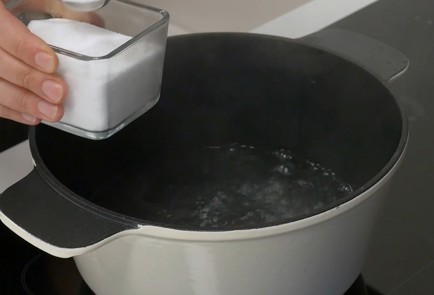 Фото шага рецепта Мамалыга 139292 шаг 2