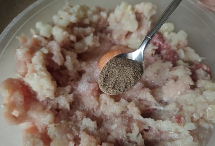 Фото шага рецепта Мамины котлетки 188662 шаг 4