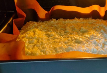 Фото шага рецепта Манник в духовке с творогом и бананами 190194 шаг 14  