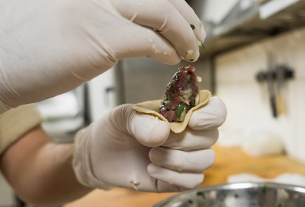 Фото шага рецепта Манты с телятиной 138573 шаг 9  