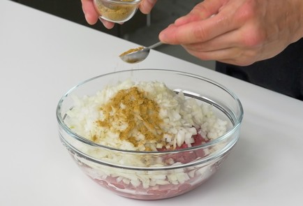 Фото шага рецепта Манты 151441 шаг 3  