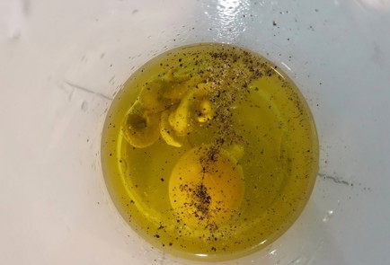 Фото шага рецепта Майонезный соус чили 152594 шаг 2  