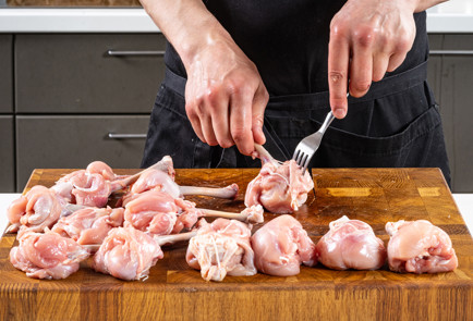 Фото шага рецепта Маринад для куриных голеней на мангале 191691 шаг 3  