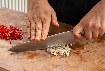 Фото шага рецепта Маринад для шашлыка на белом вине 186439 шаг 4  