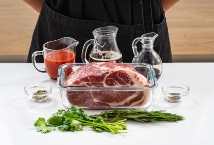 Фото шага рецепта Маринад для шашлыка с томатами и темным пивом 186438 шаг 1  